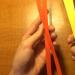 Играчка с хартиени ленти - китайски капан за пръсти