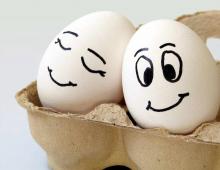Hur man kontrollerar äggens färskhet hemma Hur man ser om äggen har blivit dåliga
