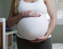 Дърпане в долната част на корема на 40 седмица от бременността